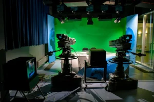 Fond vert pour filmer : tissu, papier ou peinture