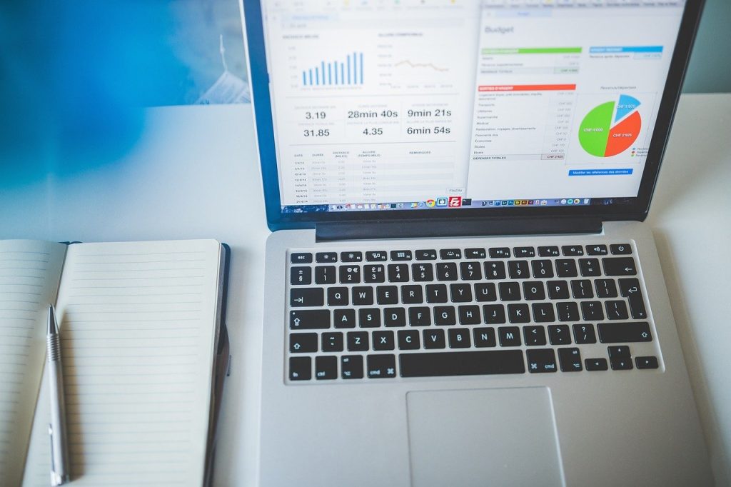 SocialBlade ou Socialinsider : choisir selon vos besoins
