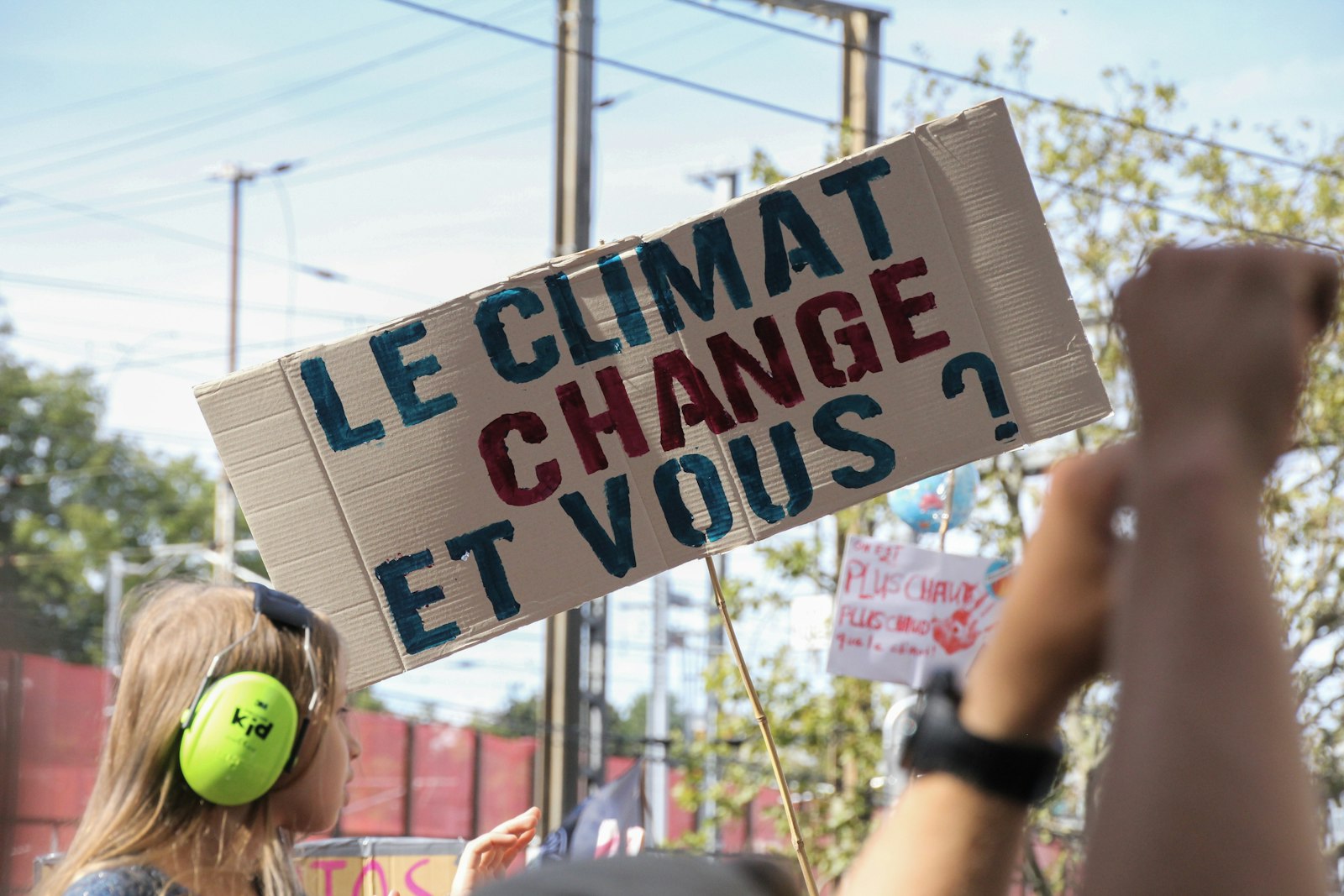 Influenceurs payés à l'international : ce que vous devez savoir fiscalement