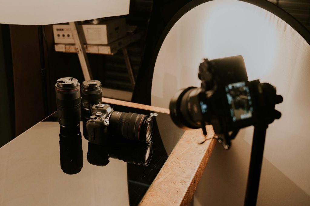 Éclairage studio pour interviews, face-cam et packshots