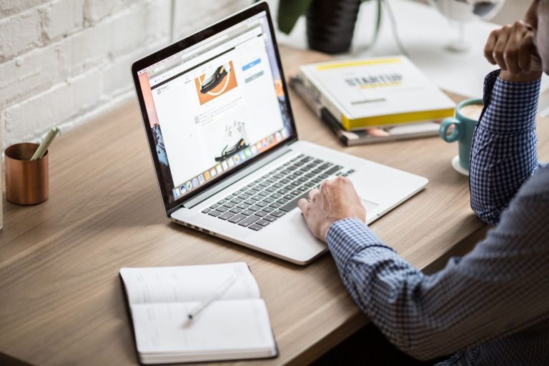 Formation community manager : compétences et choix