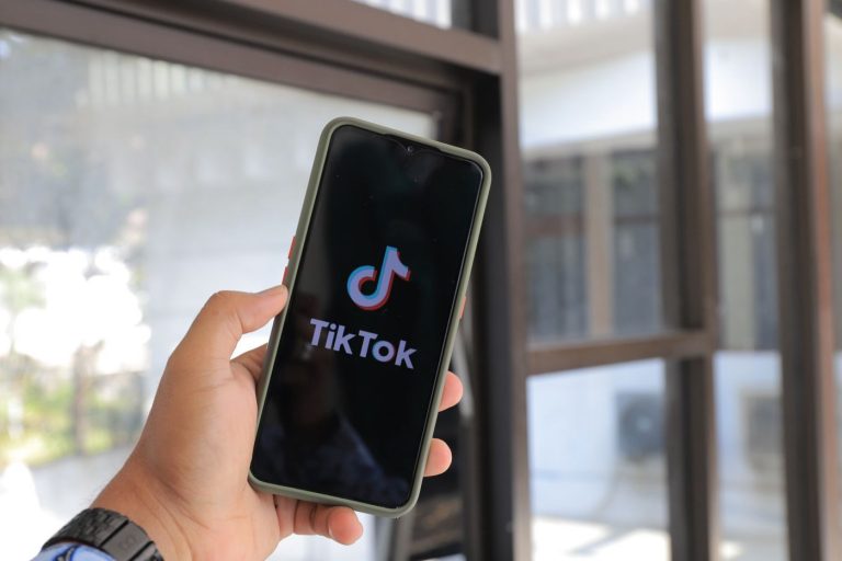 Gagner des abonnés sur TikTok: optimiser la visibilité organique