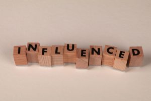 Comparatif des logiciels pour gérer des campagnes d&rsquo;influence