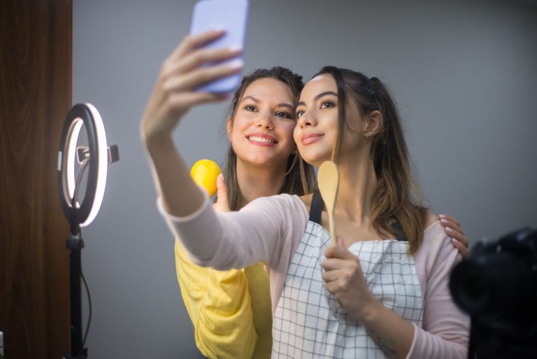 Comment l&rsquo;IA transforme votre stratégie de contenu sur YouTube ?