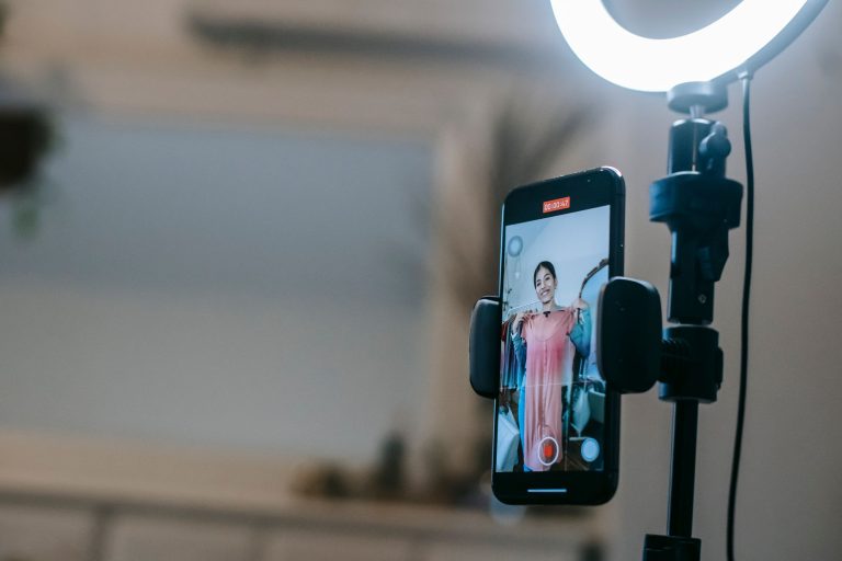 Dès l&rsquo;application, influenceurs : ce que vous devez absolument revoir