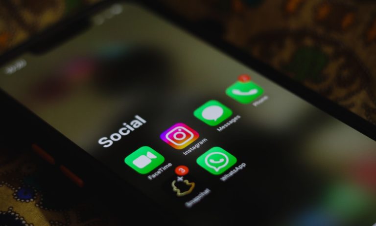 Influenceurs payés à l’international : ce que vous devez savoir fiscalement